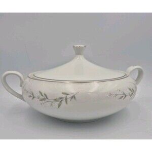 St. Regis Fine China Japan 101 Tureen/Serving  Dish With Lid 1970s Vintage